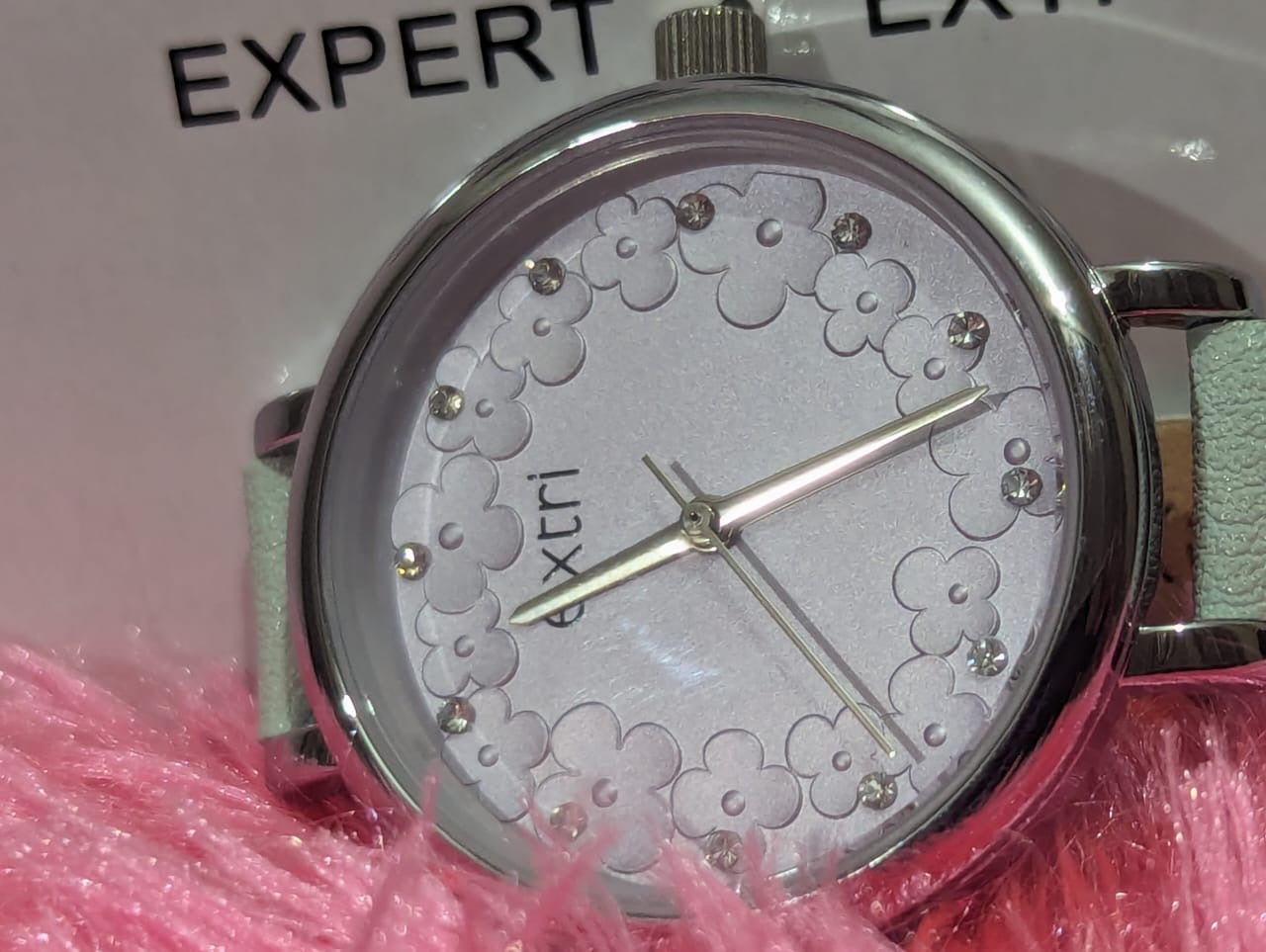 eXtri Classic Analog Wristwatch